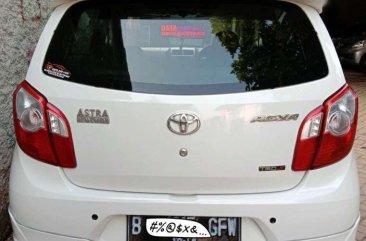 Butuh uang jual cepat Toyota Agya 2014