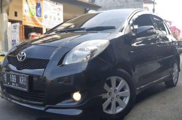 Butuh uang jual cepat Toyota Yaris 2011