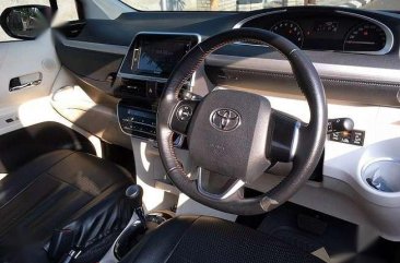 Toyota Sienta V bebas kecelakaan