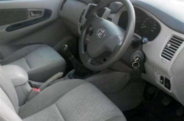 Toyota Kijang Innova E 2.0  bebas kecelakaan