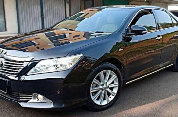 Butuh uang jual cepat Toyota Camry 2015