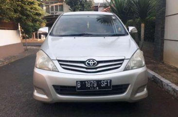 Toyota Kijang Innova E 2.0 bebas kecelakaan