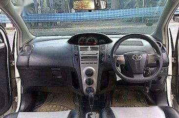 Butuh uang jual cepat Toyota Yaris 2013