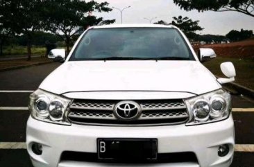 Toyota Fortuner 2010 dijual cepat
