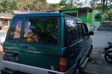 Butuh uang jual cepat Toyota Kijang 1994