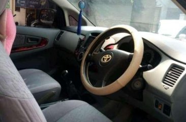 Toyota Kijang Innova E bebas kecelakaan