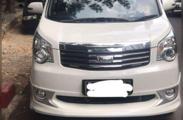 Toyota NAV1 2014 dijual cepat