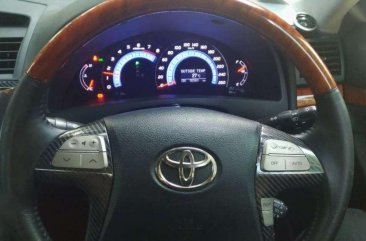 Toyota Camry Q dijual cepat