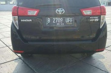 Toyota Kijang Innova V bebas kecelakaan