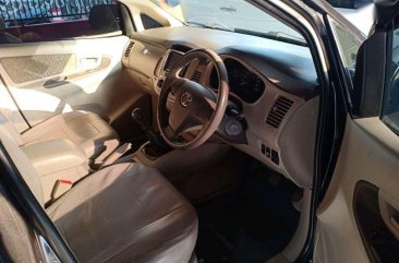 Butuh uang jual cepat Toyota Kijang Innova 2011