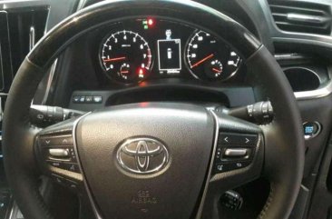 Toyota Alphard 2015 dijual cepat