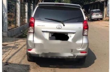 Butuh uang jual cepat Toyota Avanza 2012