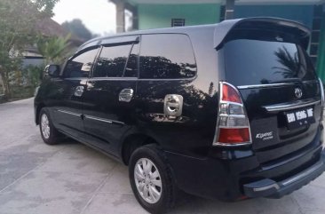 Jual Toyota Kijang Innova 2011, KM Rendah