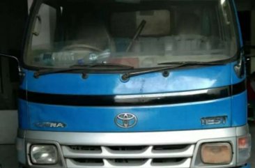 Toyota Dyna 2004 dijual cepat