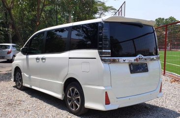 Toyota Voxy 2017 bebas kecelakaan