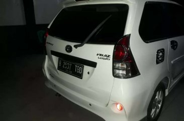 Butuh uang jual cepat Toyota Avanza 2014