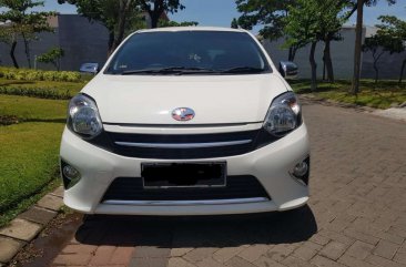 Butuh uang jual cepat Toyota Agya 2015