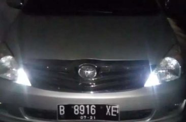 Toyota Kijang Innova E dijual cepat