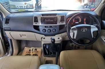 Butuh uang jual cepat Toyota Hilux 2015