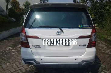 Butuh uang jual cepat Toyota Kijang Innova 2014