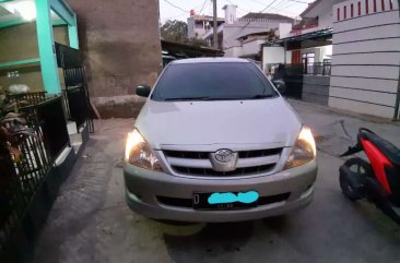 Toyota Kijang Innova dijual cepat