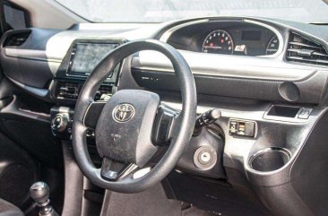 Toyota Sienta G dijual cepat