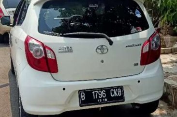 Butuh uang jual cepat Toyota Agya 2014