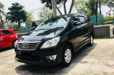 Butuh uang jual cepat Toyota Kijang Innova 2013