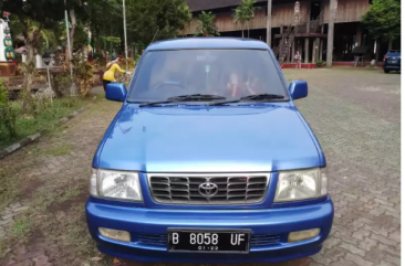 Butuh uang jual cepat Toyota Kijang 2001