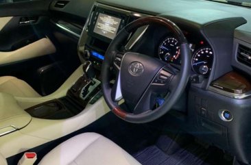 Toyota Alphard 2015 bebas kecelakaan