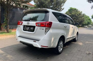 Jual Toyota Kijang Innova V Luxury harga baik