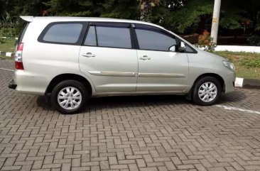 Jual Toyota Kijang Innova 2012, KM Rendah