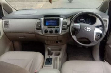 Toyota Kijang Innova 2014 bebas kecelakaan