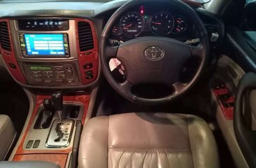 Jual Toyota Land Cruiser 2004 Automatic