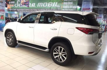 Butuh uang jual cepat Toyota Fortuner 2017