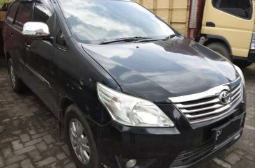 Butuh uang jual cepat Toyota Kijang Innova 2012