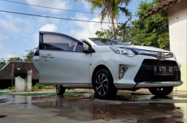 Butuh uang jual cepat Toyota Calya 2017