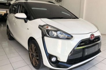 Toyota Sienta G dijual cepat