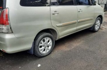 Jual Toyota Kijang Innova 2011 Manual