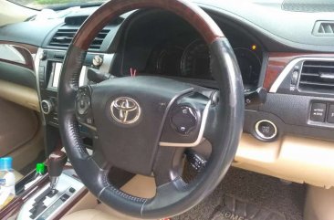 Butuh uang jual cepat Toyota Camry 2012