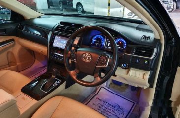 Butuh uang jual cepat Toyota Camry 2016