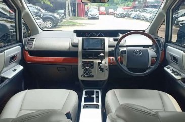 Toyota NAV1 2016 dijual cepat