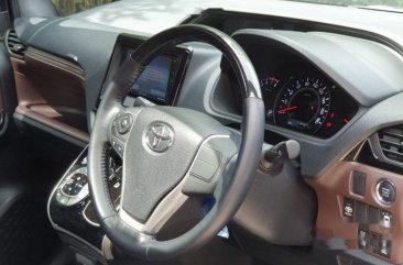 Toyota Voxy bebas kecelakaan