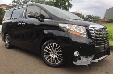 Butuh uang jual cepat Toyota Alphard 2015