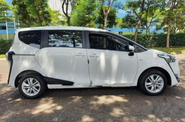 Jual Toyota Sienta 2016, KM Rendah