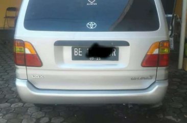 Toyota Kijang 2004 bebas kecelakaan