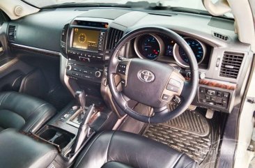 Toyota Land Cruiser Full Spec E dijual cepat