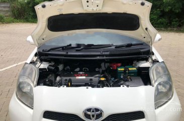 Butuh uang jual cepat Toyota Yaris 2013