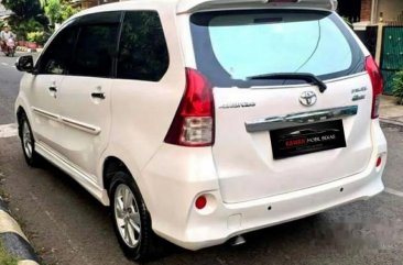 Butuh uang jual cepat Toyota Avanza 2012