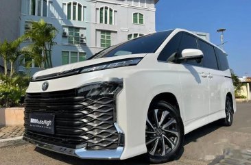 Jual Toyota Voxy 2022 harga baik